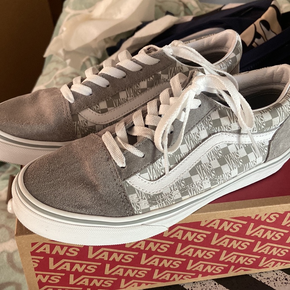 Vans - Picture 3 of 3